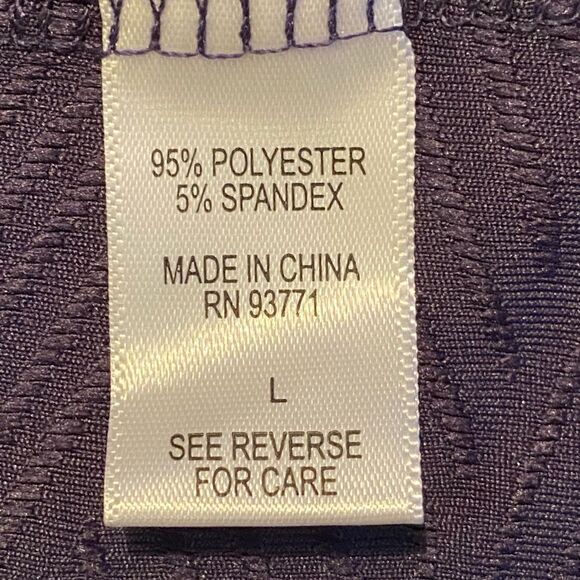 KAKTUS Women's Tunic Top in Color: Eclipse - Picture 9 of 10